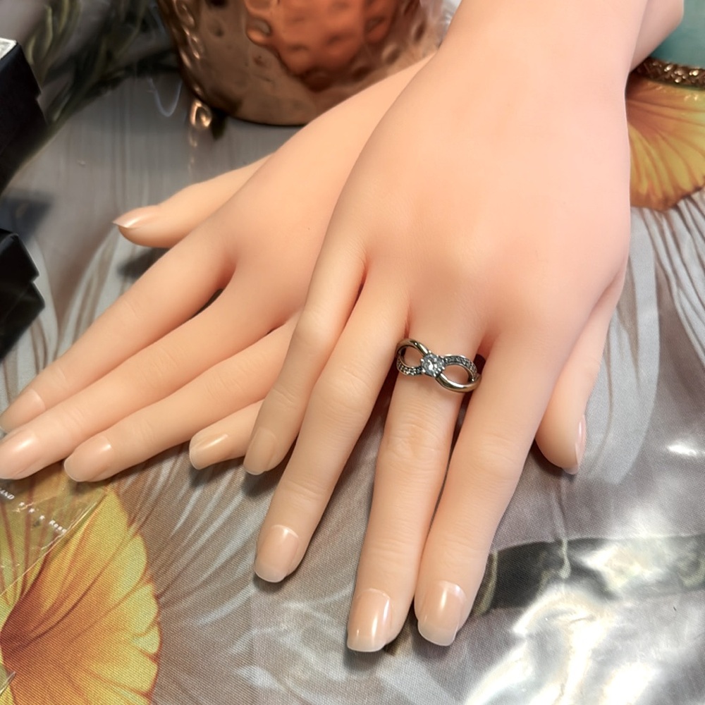 Sterling silver ring size 7.5
